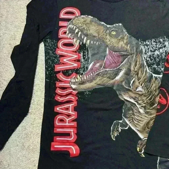 🔥Jurassic World Long  Sleeve Graphic T-shirt Men’s Small dinosaur film souvenir - Picture 3 of 7